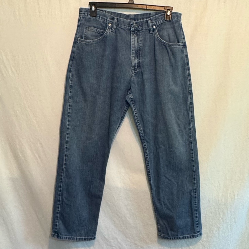B-136 Men’s Wrangler Relaxed Fit‎ Denim Blue Jeans Size 36x30